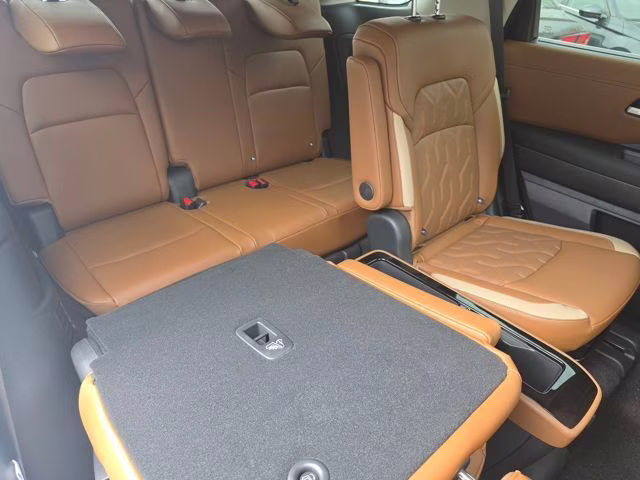 2026 Everest White Pearl Tricoat Nissan Pathfinder Platinum 4X4 SUV