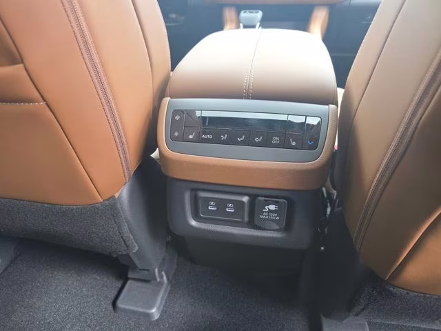 2026 Everest White Pearl Tricoat Nissan Pathfinder Platinum 4X4 SUV