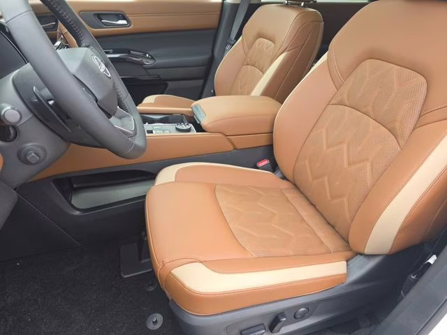 2026 Everest White Pearl Tricoat Nissan Pathfinder Platinum 4X4 SUV