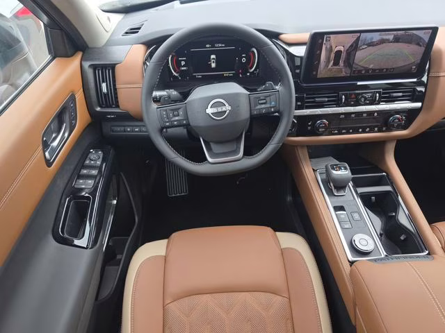 2026 Everest White Pearl Tricoat Nissan Pathfinder Platinum 4X4 SUV