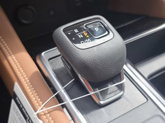 2026 Everest White Pearl Tricoat Nissan Pathfinder Platinum 4X4 SUV