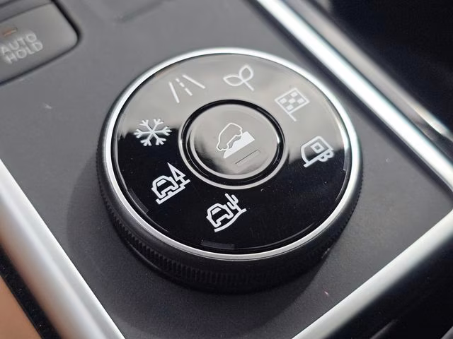 2026 Everest White Pearl Tricoat Nissan Pathfinder Platinum 4X4 SUV