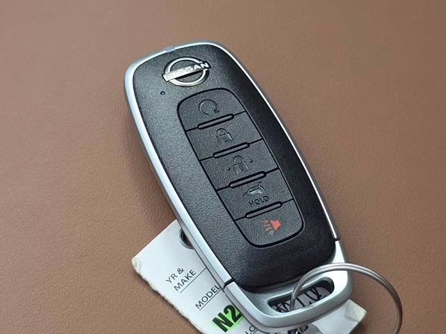 2026 Everest White Pearl Tricoat Nissan Pathfinder Platinum 4X4 SUV