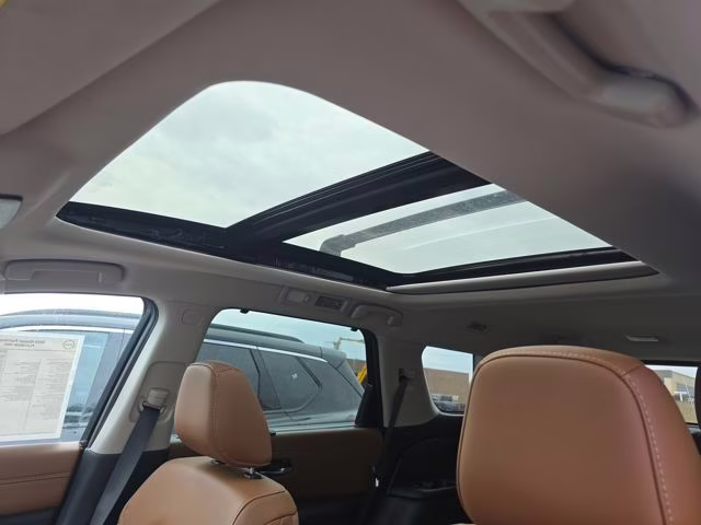 2026 Everest White Pearl Tricoat Nissan Pathfinder Platinum 4X4 SUV