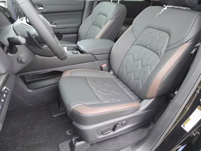 2026 Super Black Nissan Pathfinder Platinum 4X4 SUV