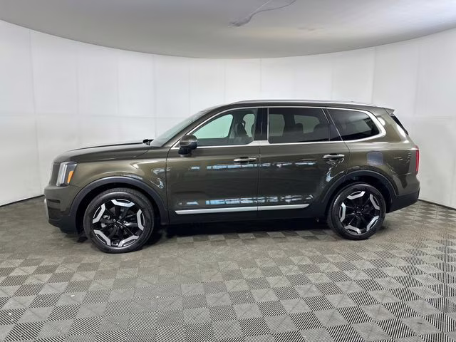 2024 Dark Moss Kia Telluride S FWD SUV