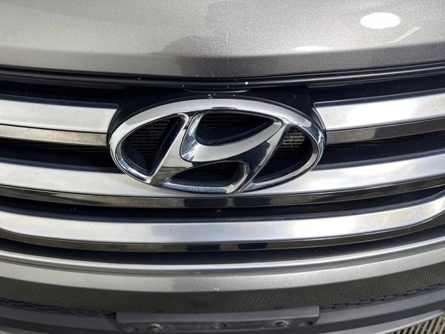 2016 Mineral Gray Hyundai Santa Fe Sport 2.4 Base AWD SUV