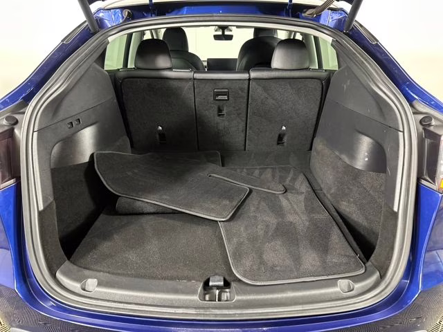 2022 Deep Blue Metallic Tesla Model Y Performance AWD SUV