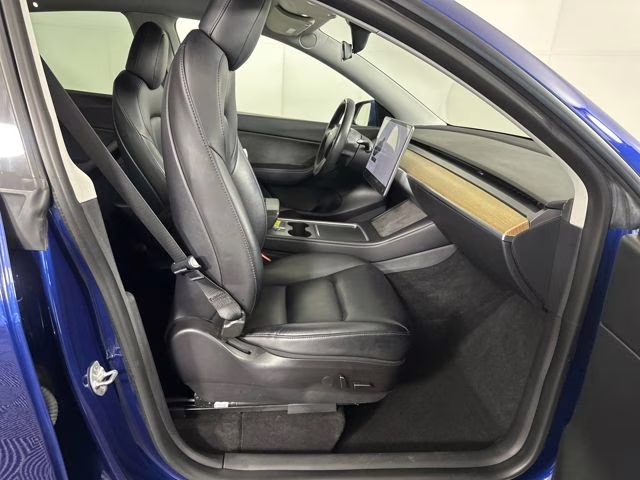 2022 Deep Blue Metallic Tesla Model Y Performance AWD SUV