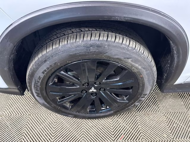 2025 Diamond White Mitsubishi Outlander Sport 2.0 LE 4X4 SUV