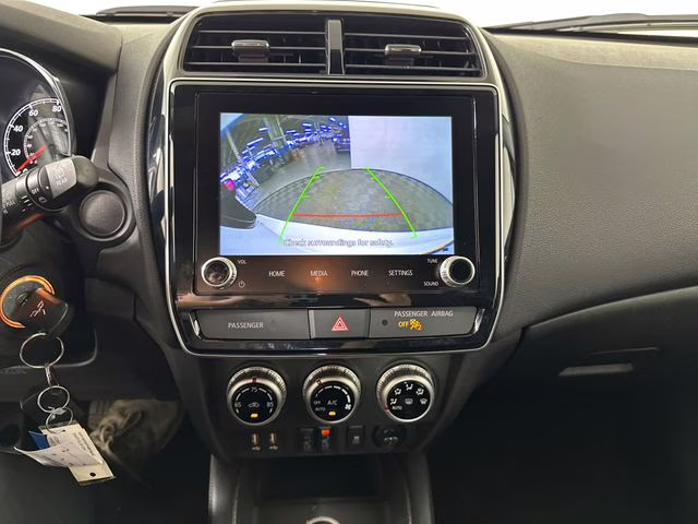 2025 Diamond White Mitsubishi Outlander Sport 2.0 LE 4X4 SUV