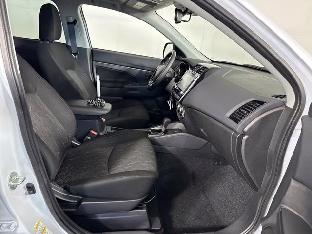 2025 Diamond White Mitsubishi Outlander Sport 2.0 LE 4X4 SUV