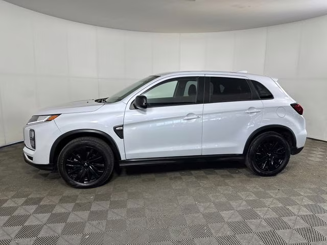 2025 Diamond White Mitsubishi Outlander Sport 2.0 LE 4X4 SUV