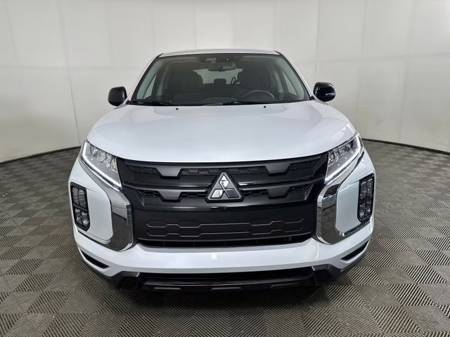 2025 Diamond White Mitsubishi Outlander Sport 2.0 LE 4X4 SUV