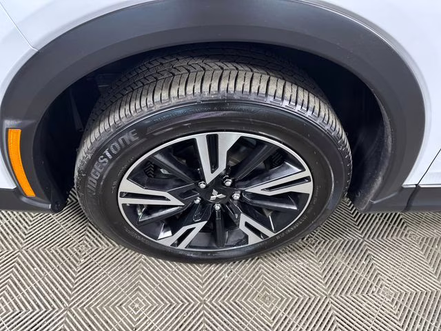 2024 Diamond White Mitsubishi Eclipse Cross SE 4X4 SUV