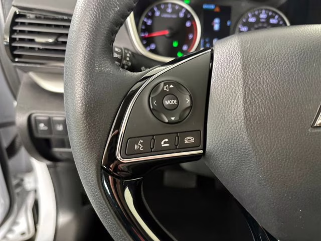 2024 Diamond White Mitsubishi Eclipse Cross SE 4X4 SUV