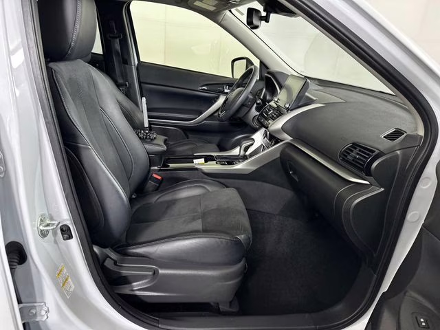 2024 Diamond White Mitsubishi Eclipse Cross SE 4X4 SUV