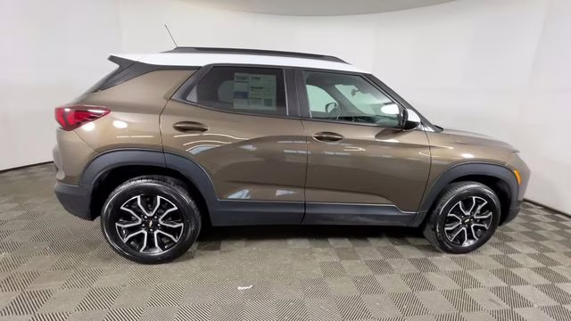2022 Zeus Bronze Metallic Chevrolet TrailBlazer ACTIV AWD SUV