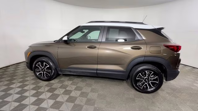 2022 Zeus Bronze Metallic Chevrolet TrailBlazer ACTIV AWD SUV