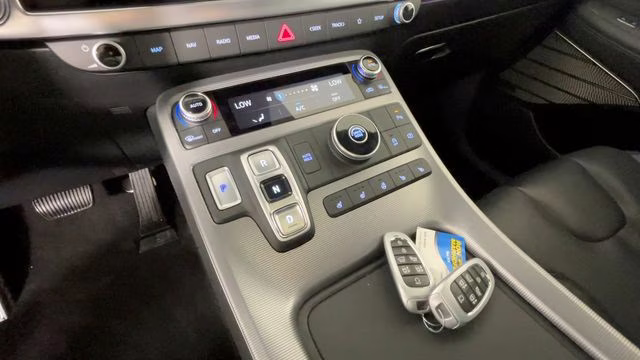 2025 Typhoon Silver Hyundai Palisade Calligraphy FWD SUV