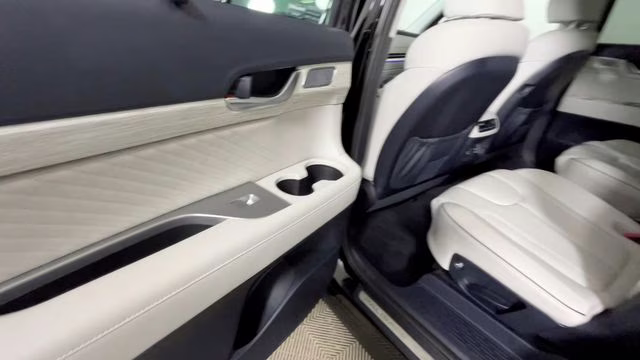 2025 Abyss Black Pearl Hyundai Palisade Calligraphy FWD SUV