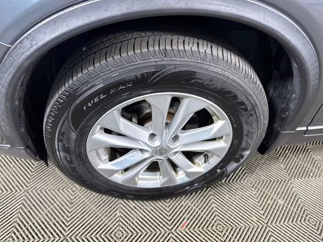 2016 Gun Metallic Nissan Rogue SV AWD SUV
