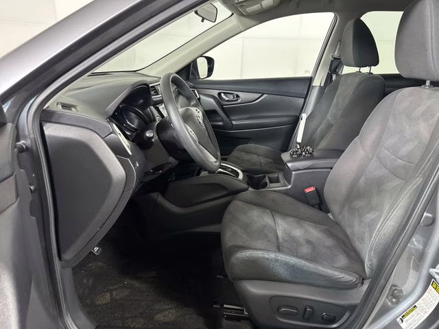 2016 Gun Metallic Nissan Rogue SV AWD SUV