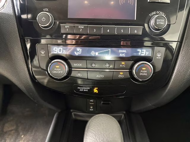 2016 Gun Metallic Nissan Rogue SV AWD SUV