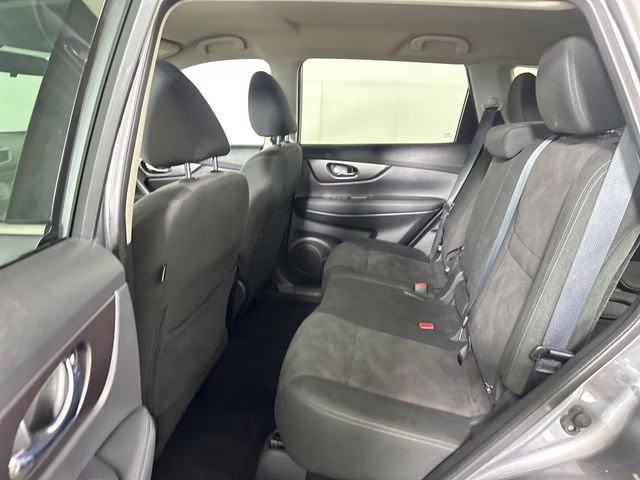 2016 Gun Metallic Nissan Rogue SV AWD SUV