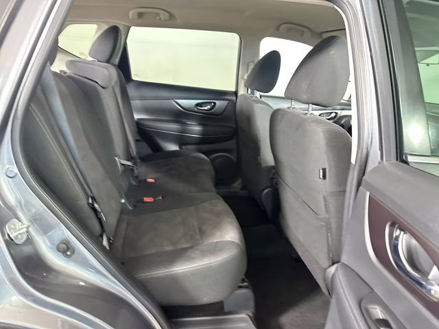 2016 Gun Metallic Nissan Rogue SV AWD SUV