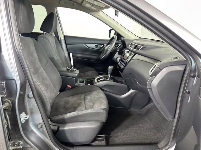 2016 Gun Metallic Nissan Rogue SV AWD SUV