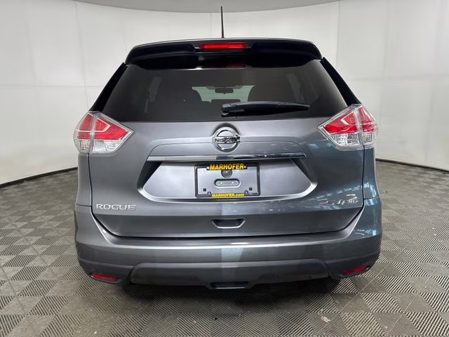 2016 Gun Metallic Nissan Rogue SV AWD SUV