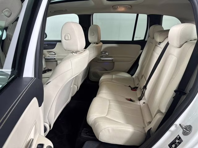 2022 Polar White Mercedes-Benz GLB GLB 250 AWD SUV