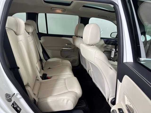 2022 Polar White Mercedes-Benz GLB GLB 250 AWD SUV
