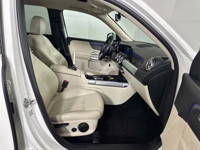 2022 Polar White Mercedes-Benz GLB GLB 250 AWD SUV