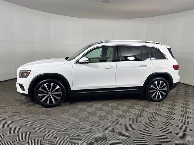 2022 Polar White Mercedes-Benz GLB GLB 250 AWD SUV