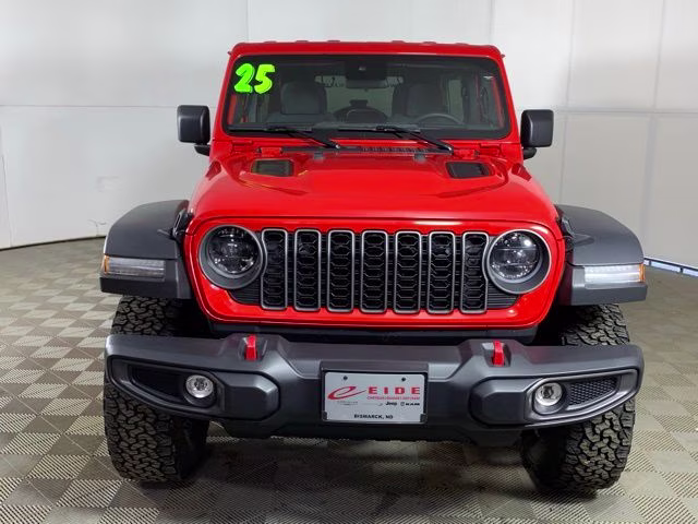 2025 Firecracker Red Clearcoat Jeep Wrangler Rubicon 4X4 SUV