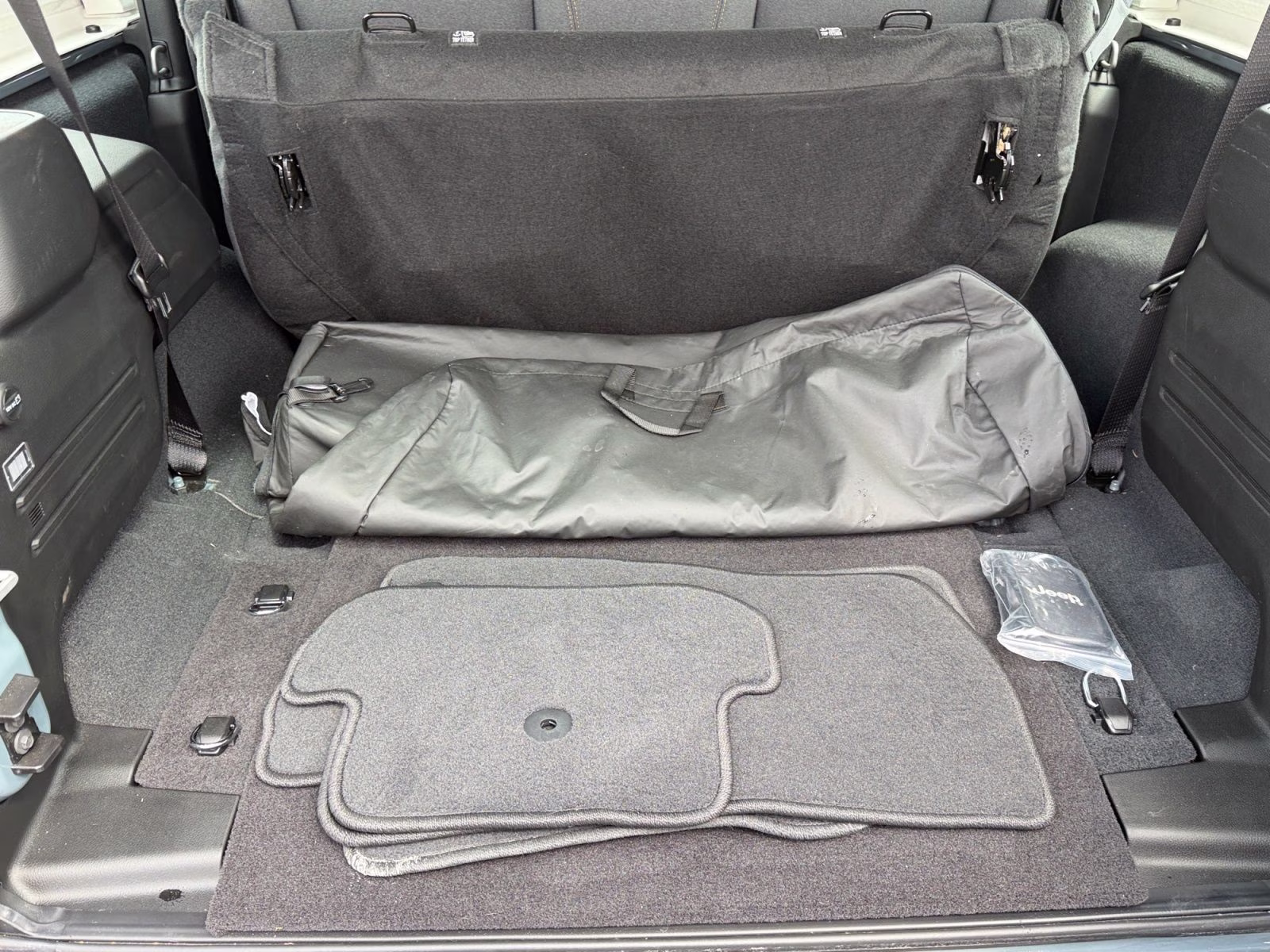 2024 Anvil Clear Coat Jeep Wrangler Sport 4X4 SUV