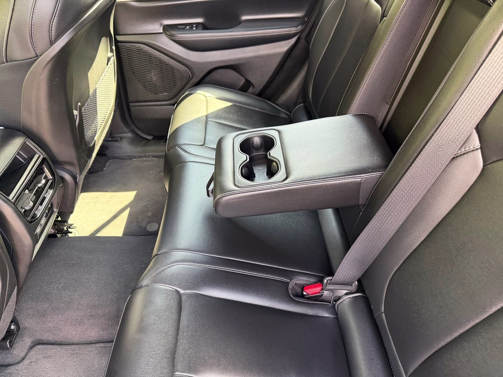 2025 Baltic Gray Metallic Clearcoat Jeep Grand Cherokee Limited 4X4 SUV