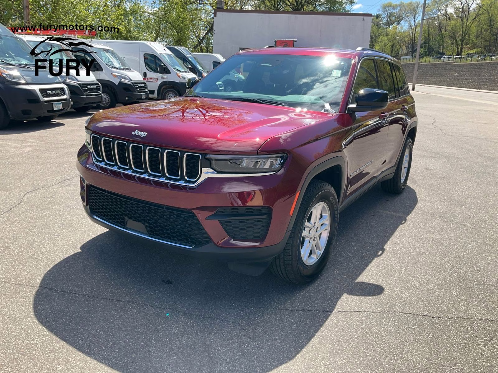 2025 Velvet Red Pearlcoat Jeep Grand Cherokee Laredo 4X4 SUV
