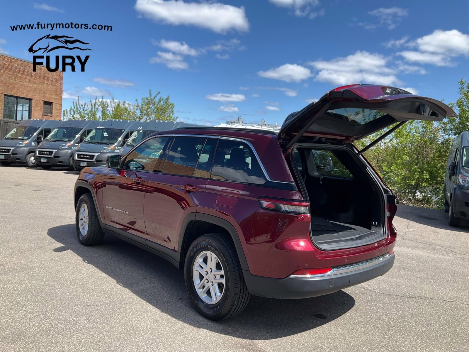 2025 Velvet Red Pearlcoat Jeep Grand Cherokee Laredo 4X4 SUV