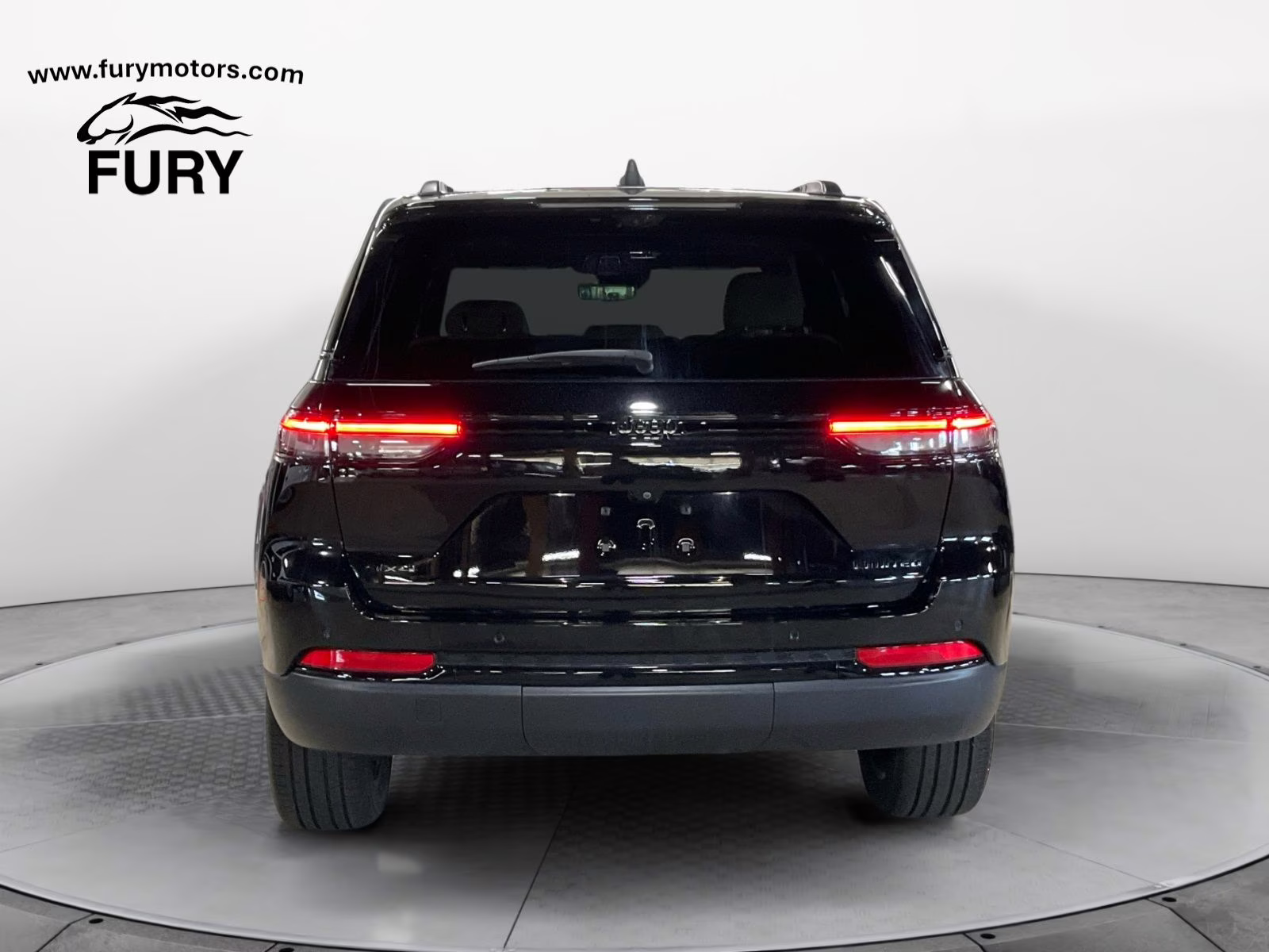 2024 Diamond Black Crystal Pearlcoat Jeep Grand Cherokee Limited 4X4 SUV