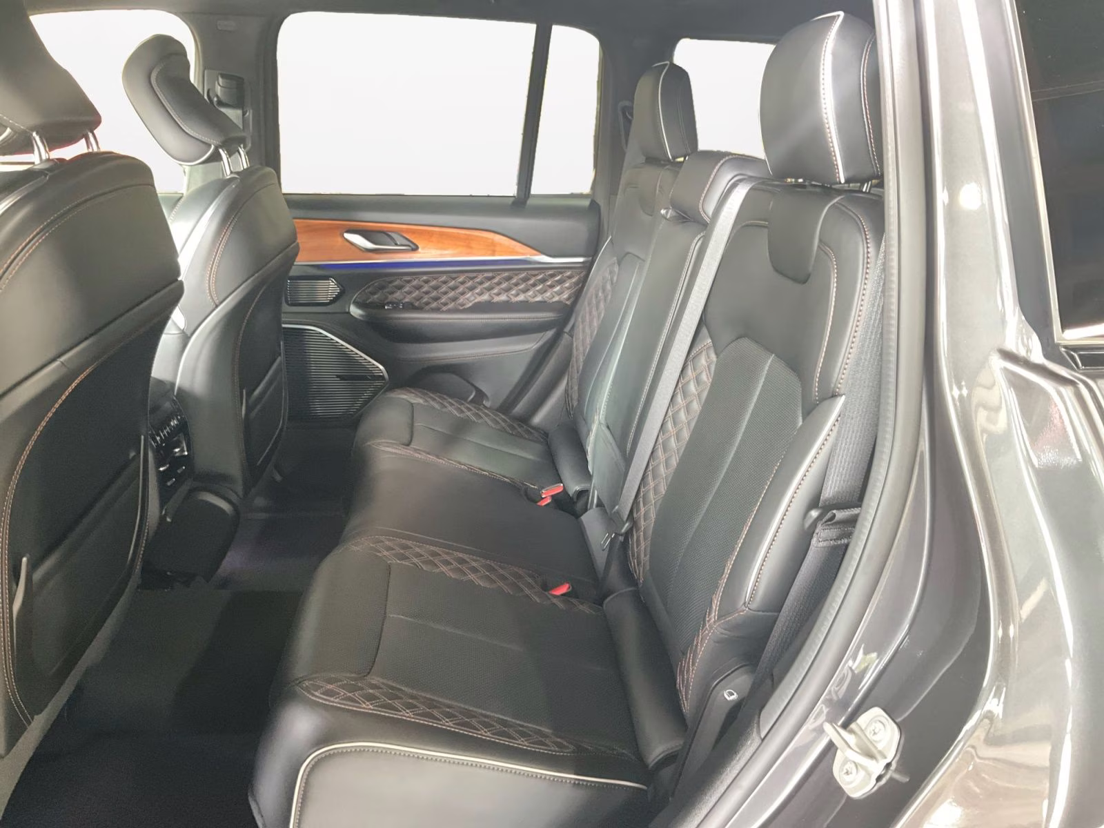 2024 Baltic Gray Metallic Clearcoat Jeep Grand Cherokee Summit 4X4 SUV