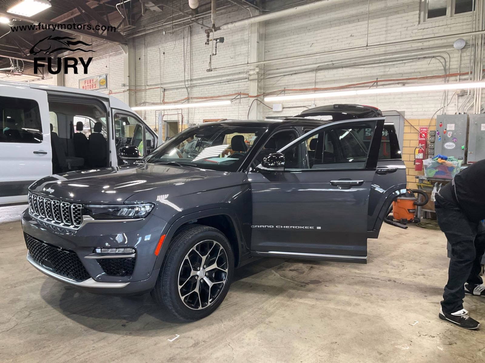 2024 Baltic Gray Metallic Clearcoat Jeep Grand Cherokee Summit 4X4 SUV
