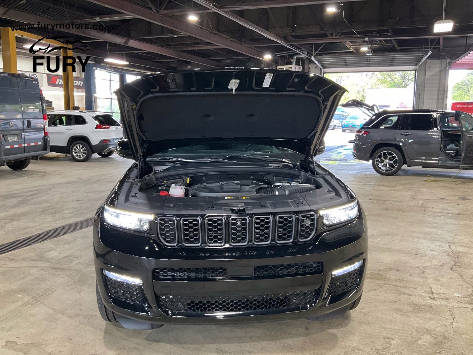 2023 Diamond Black Crystal Pearlcoat Jeep Grand Cherokee L Summit 4X4 SUV