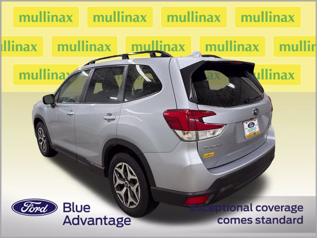 2023 Ice Silver Metallic Subaru Forester Premium AWD SUV