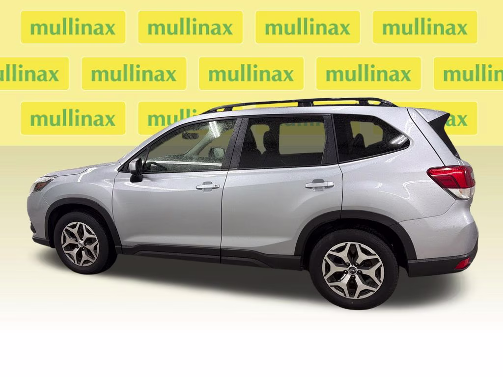 2023 Ice Silver Metallic Subaru Forester Premium AWD SUV