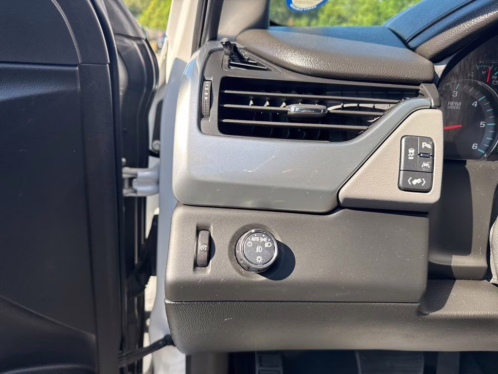 2018 Iridescent Pearl Tricoat Chevrolet Suburban LT RWD SUV