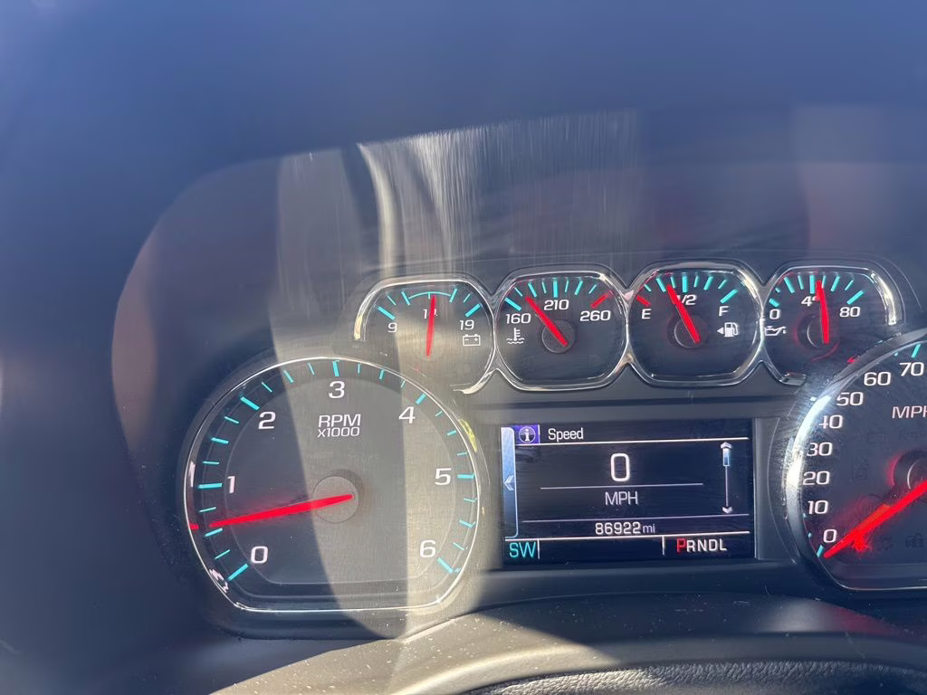 2018 Iridescent Pearl Tricoat Chevrolet Suburban LT RWD SUV