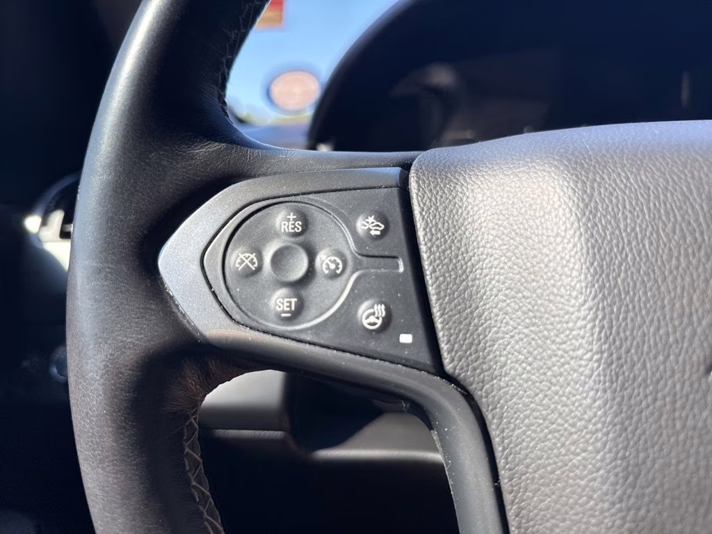 2018 Iridescent Pearl Tricoat Chevrolet Suburban LT RWD SUV